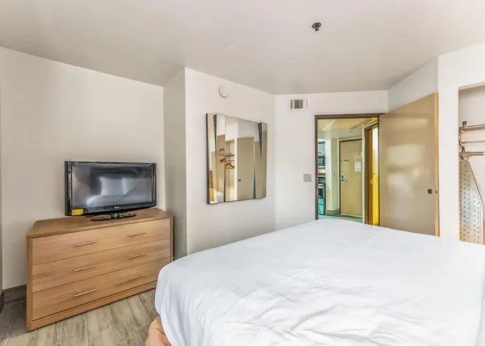 Apartment 2 Bd 1 Ba Lux2 *