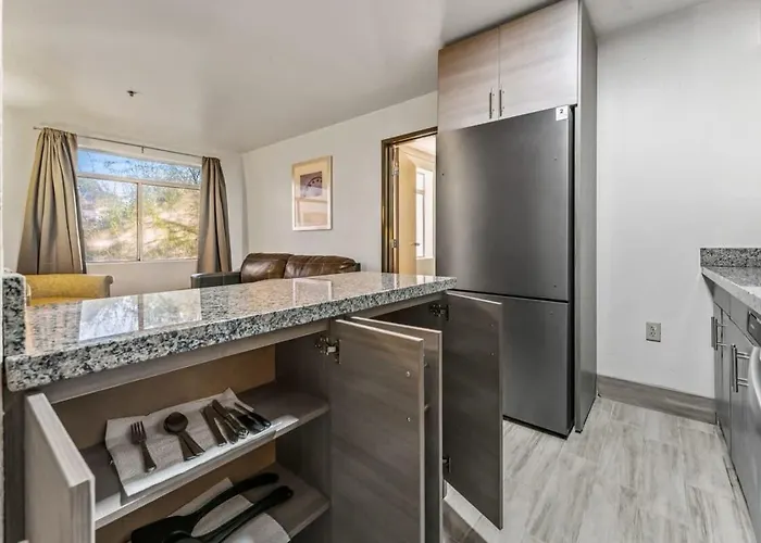 2 Bd 1 Ba Lux2 Chandler
