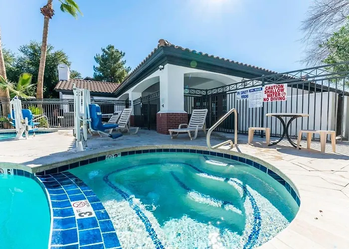 2 Bd 1 Ba Lux2 Apartment