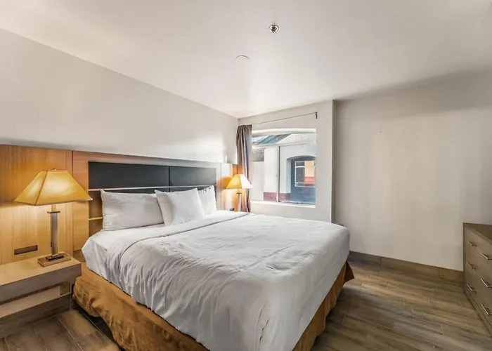 2 Bd 1 Ba Lux2