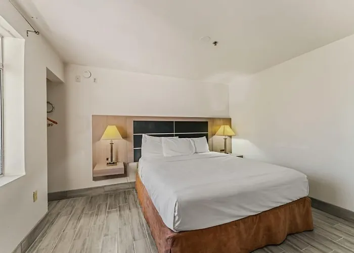 2 Bd 1 Ba Lux2 Apartment